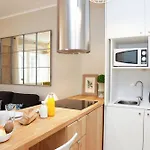 Flores Bed & Breakfast