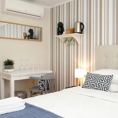 Flores Bed & Breakfast 4*